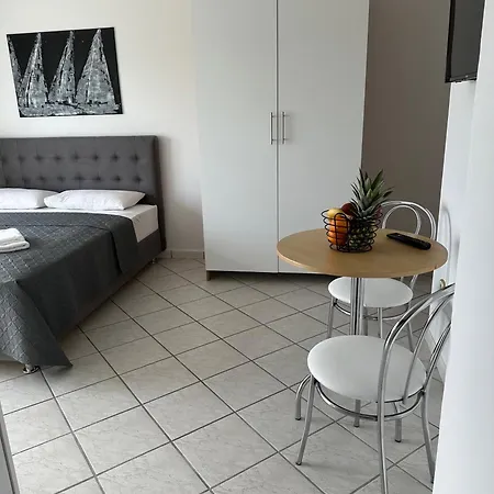 Apartments Jareb Tribalj Buitenkant foto