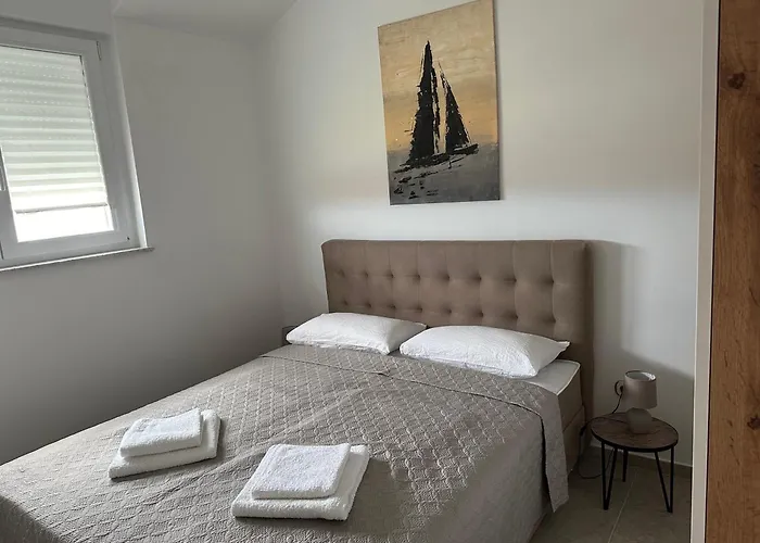 Apartments Jareb