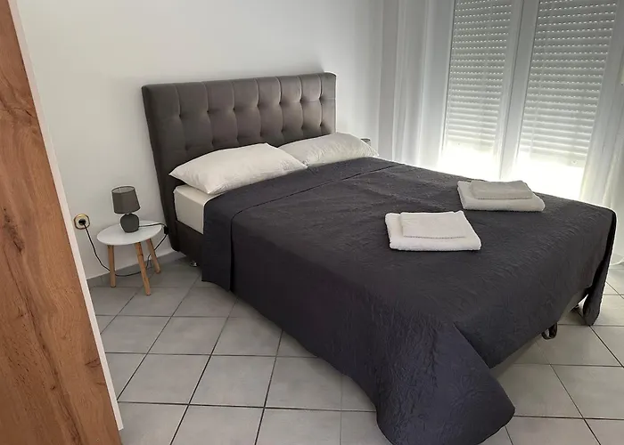 Apartments Jareb