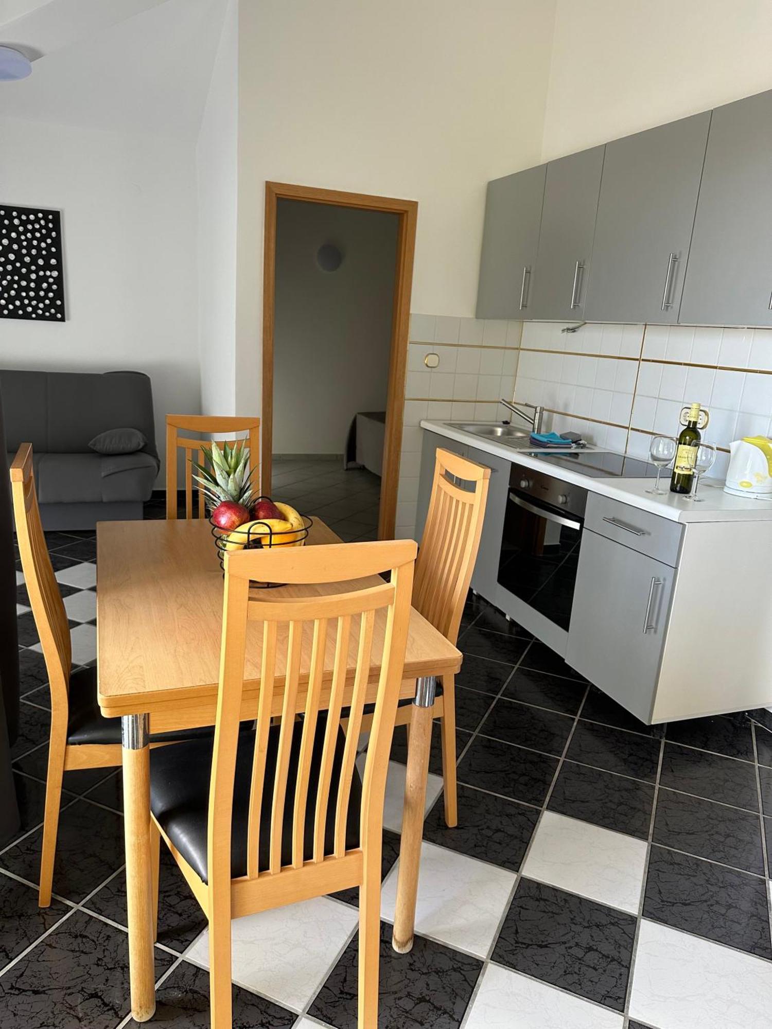 Jareb Apartment