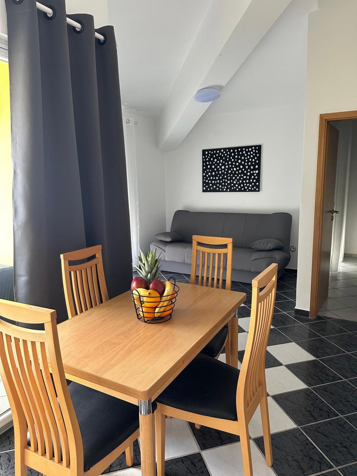 Jareb Apartman *